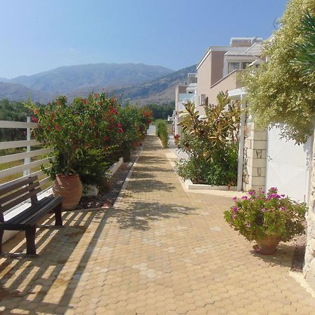 Villa Campos- Less Than 5-Min Walk To Kalivaki Beach เยโอริยิอูโปลิส ภายนอก รูปภาพ