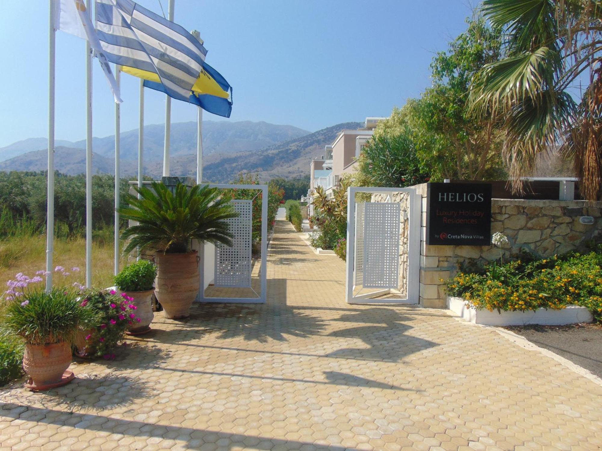 Villa Campos- Less Than 5-Min Walk To Kalivaki Beach เยโอริยิอูโปลิส ภายนอก รูปภาพ
