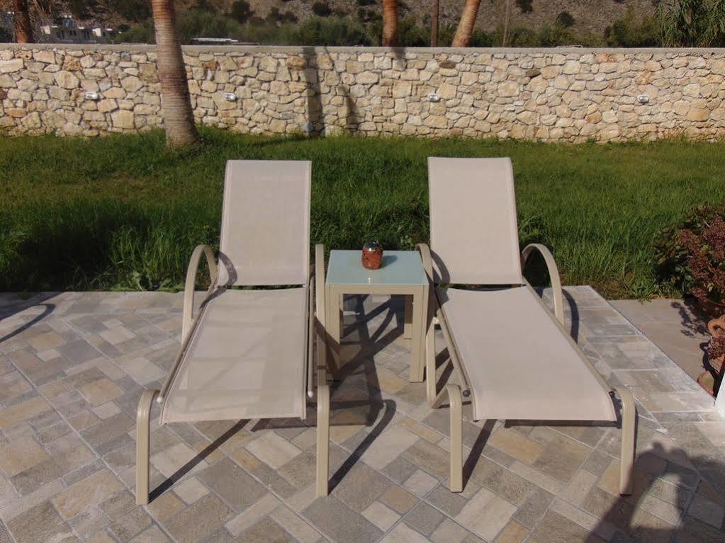 Villa Campos- Less Than 5-Min Walk To Kalivaki Beach เยโอริยิอูโปลิส ภายนอก รูปภาพ