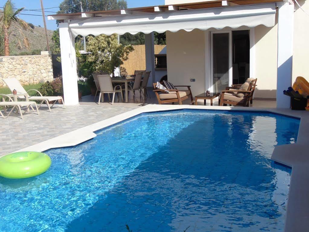 Villa Campos- Less Than 5-Min Walk To Kalivaki Beach เยโอริยิอูโปลิส ภายนอก รูปภาพ