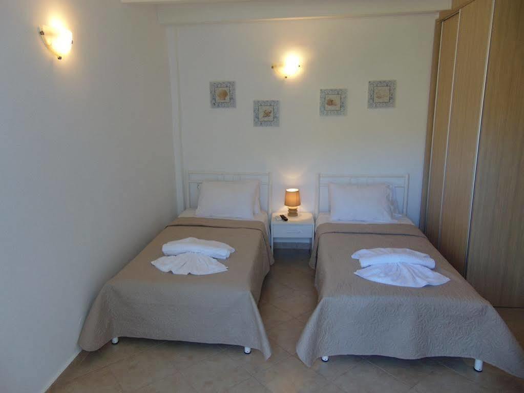 Villa Campos- Less Than 5-Min Walk To Kalivaki Beach เยโอริยิอูโปลิส ภายนอก รูปภาพ